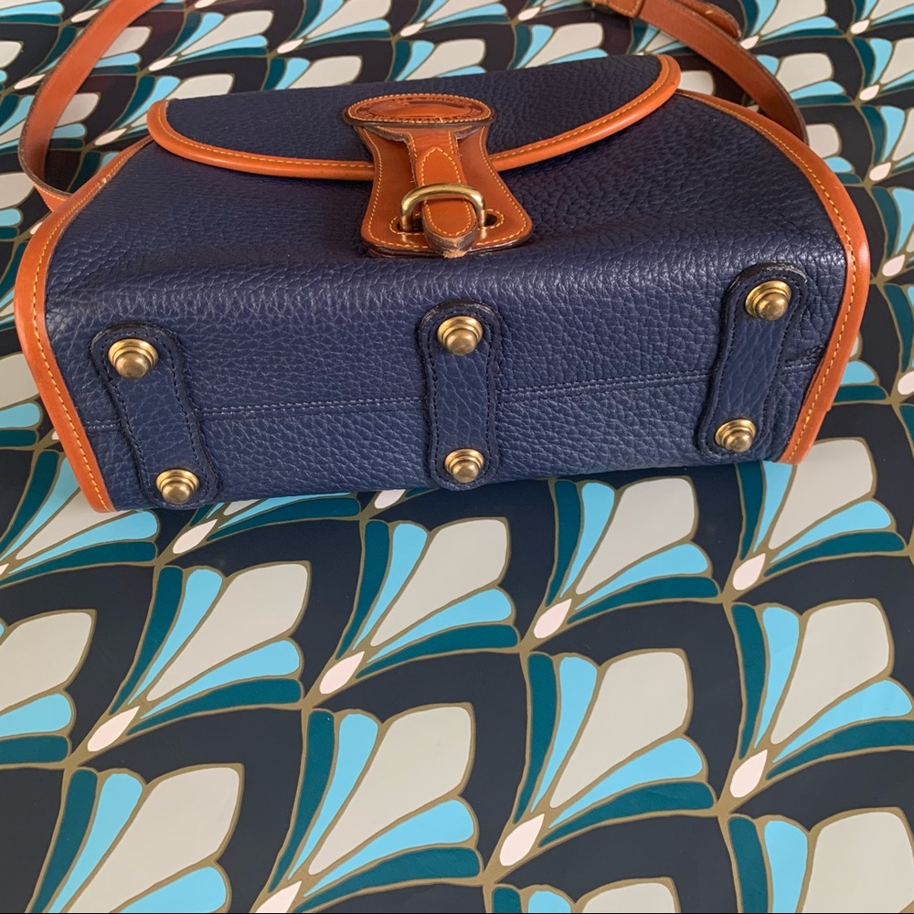 💙Air Force Blue Dooney & Bourke Vintage Essex Bag - Picture 5 of 15